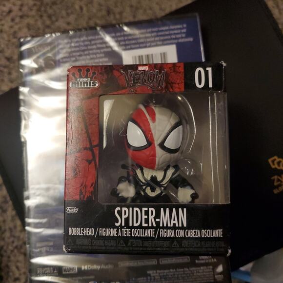 Venom - Picture 4 of 4